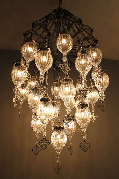 Exclusive Design Chandelier with 25 Special Pyrex Glasses